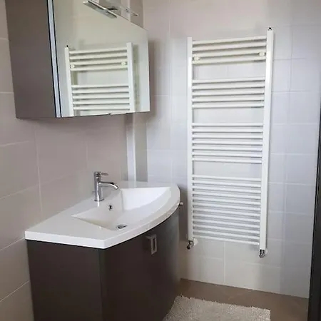 Nyaraló Casa Ellie - Con Giardino E Posto Auto Privati *