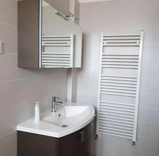 Casa Ellie - Con Giardino E Posto Auto Privati Grado