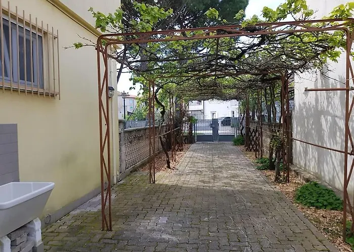 Ferienhaus Casa Ellie - Con Giardino E Posto Auto Privati